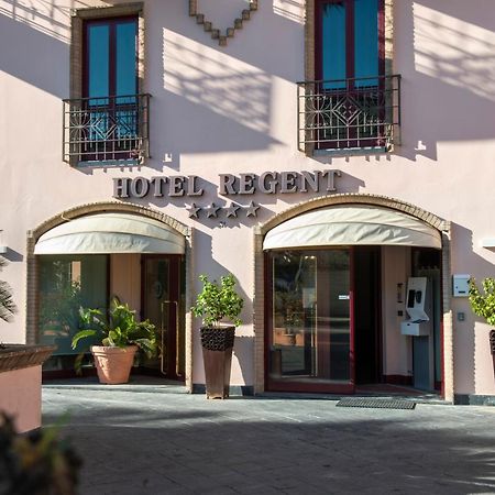 Hotel Regent - In Pieno Centro San Benedetto del Tronto Kültér fotó