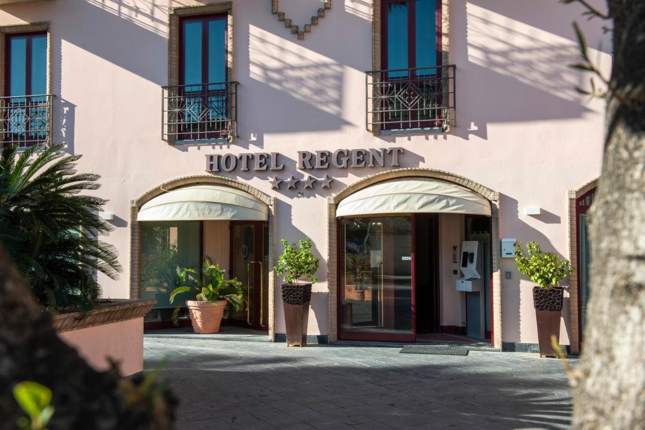 Hotel Regent - In Pieno Centro San Benedetto del Tronto Kültér fotó